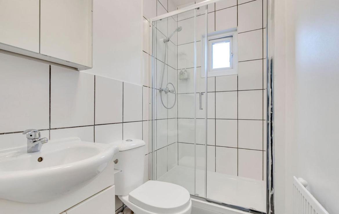 Serviced Great For Contractors 2 Mins From Train Station And Near Tottenham Stadium Appartement Londen